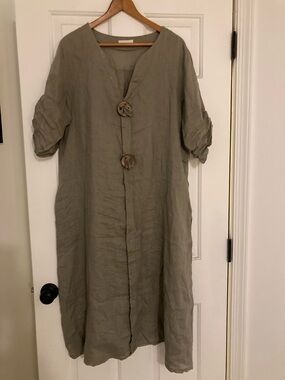 Relaxed Midi Linen Dress in Olive